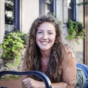 Meet your Posher, Hannah